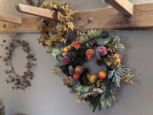 Wreaths & Tree Toppers