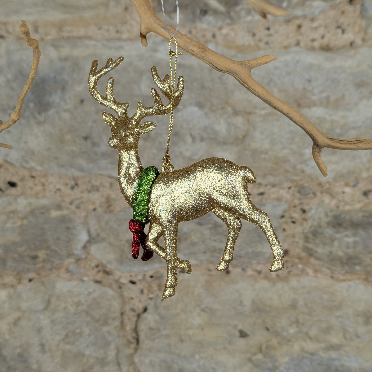Gold Sparkling Deer With Wreath